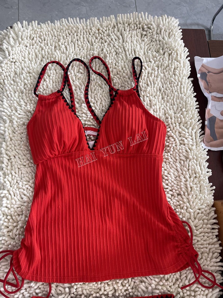 Купальники из двух частей