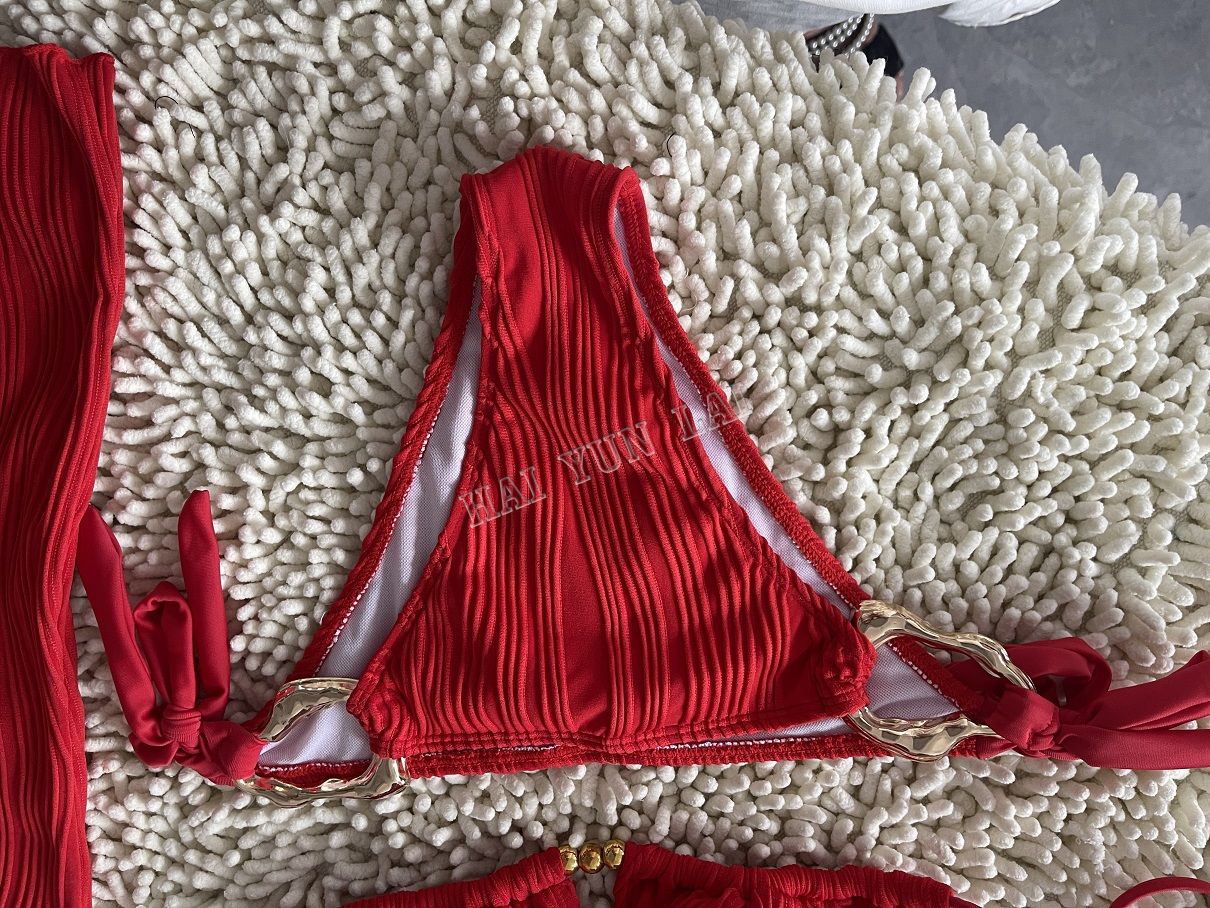 Купальники из двух частей