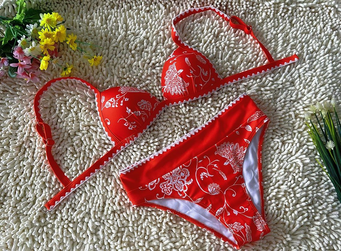 Купальники из двух частей