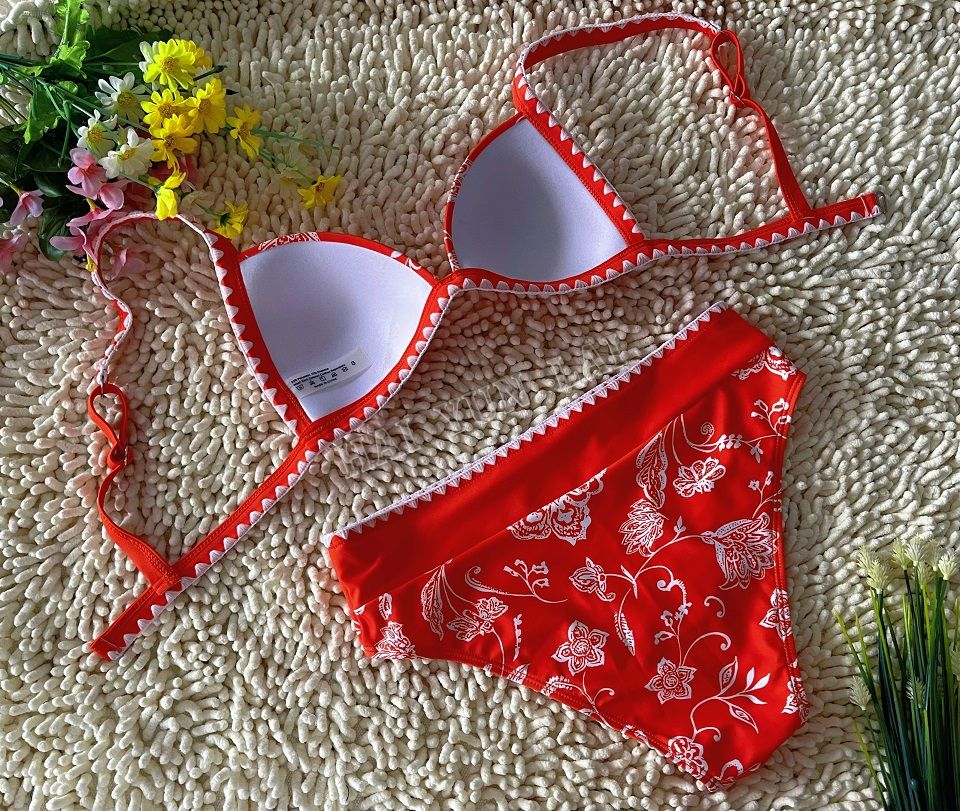 Купальники из двух частей